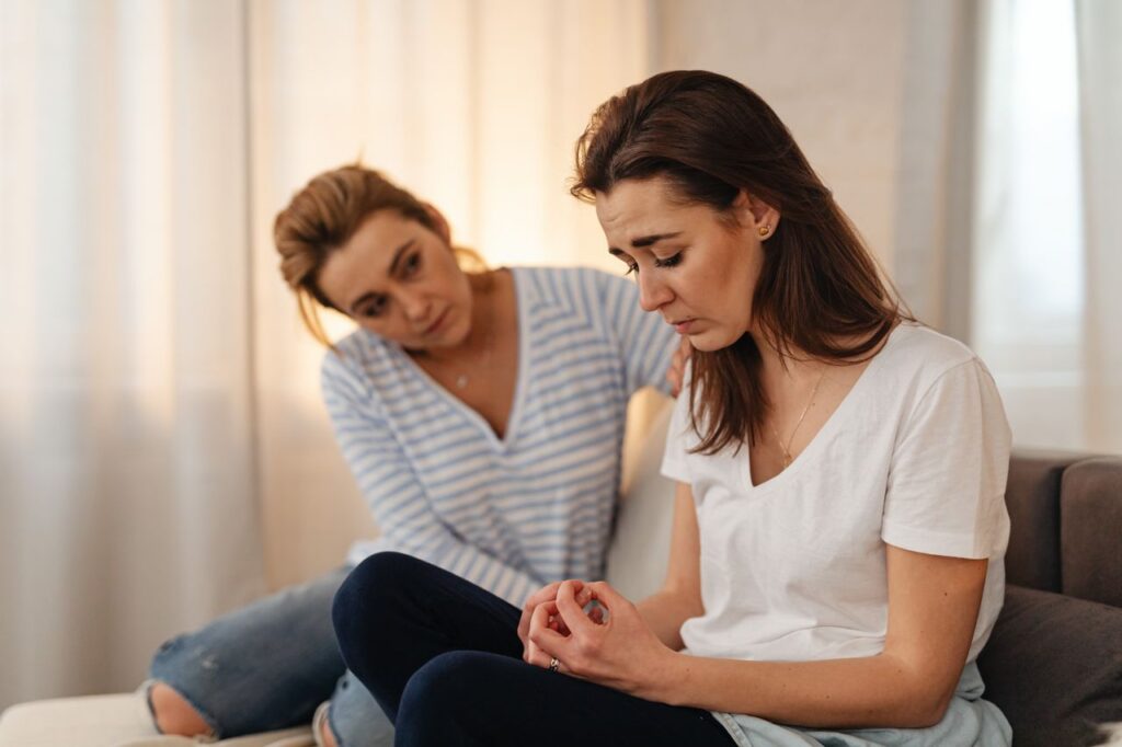 woman-comforting-her-friend